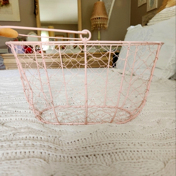 Farmhouse chicken wire basket - Picture 5 of 12